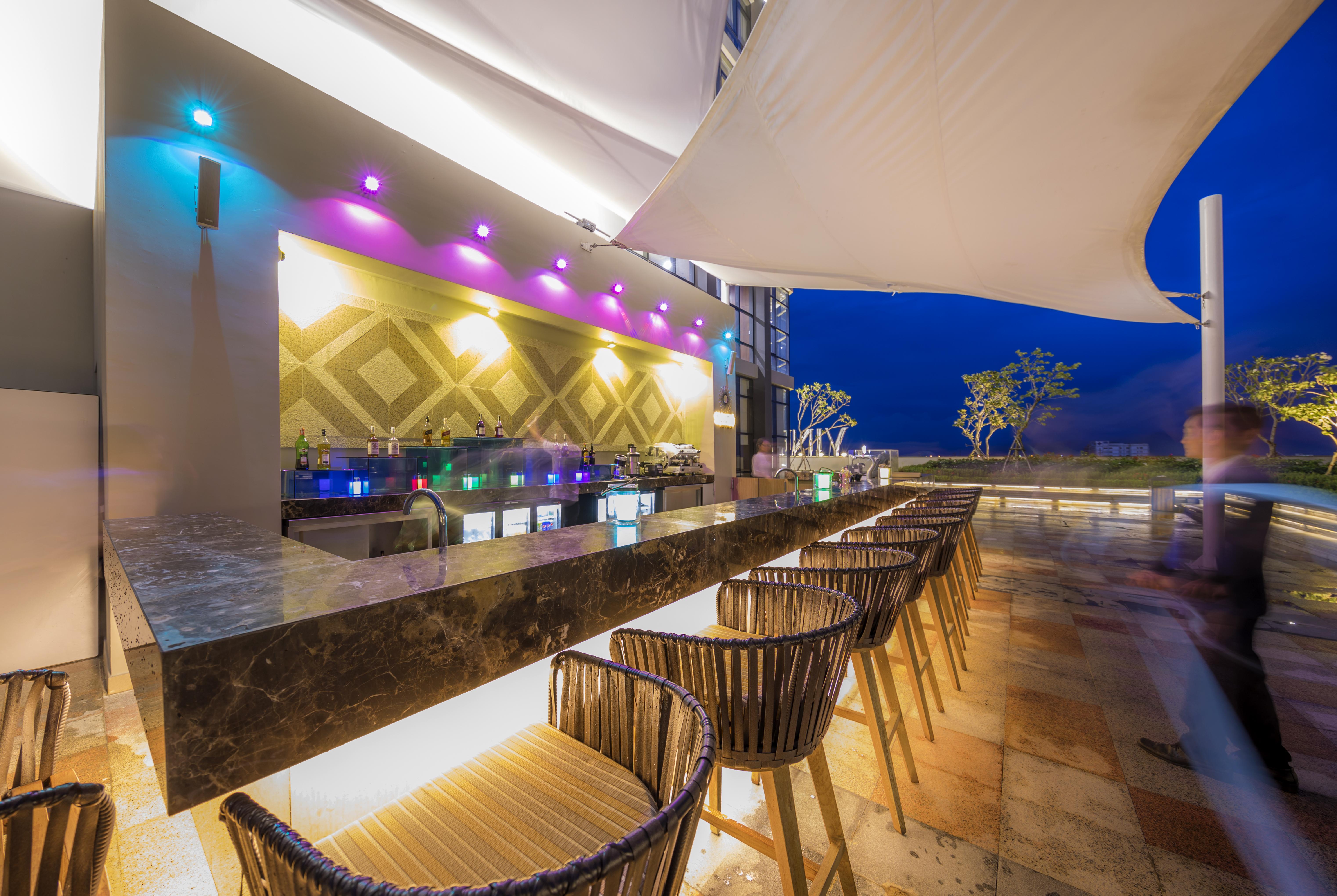 Sheraton Can Tho Exterior foto Sky Bar