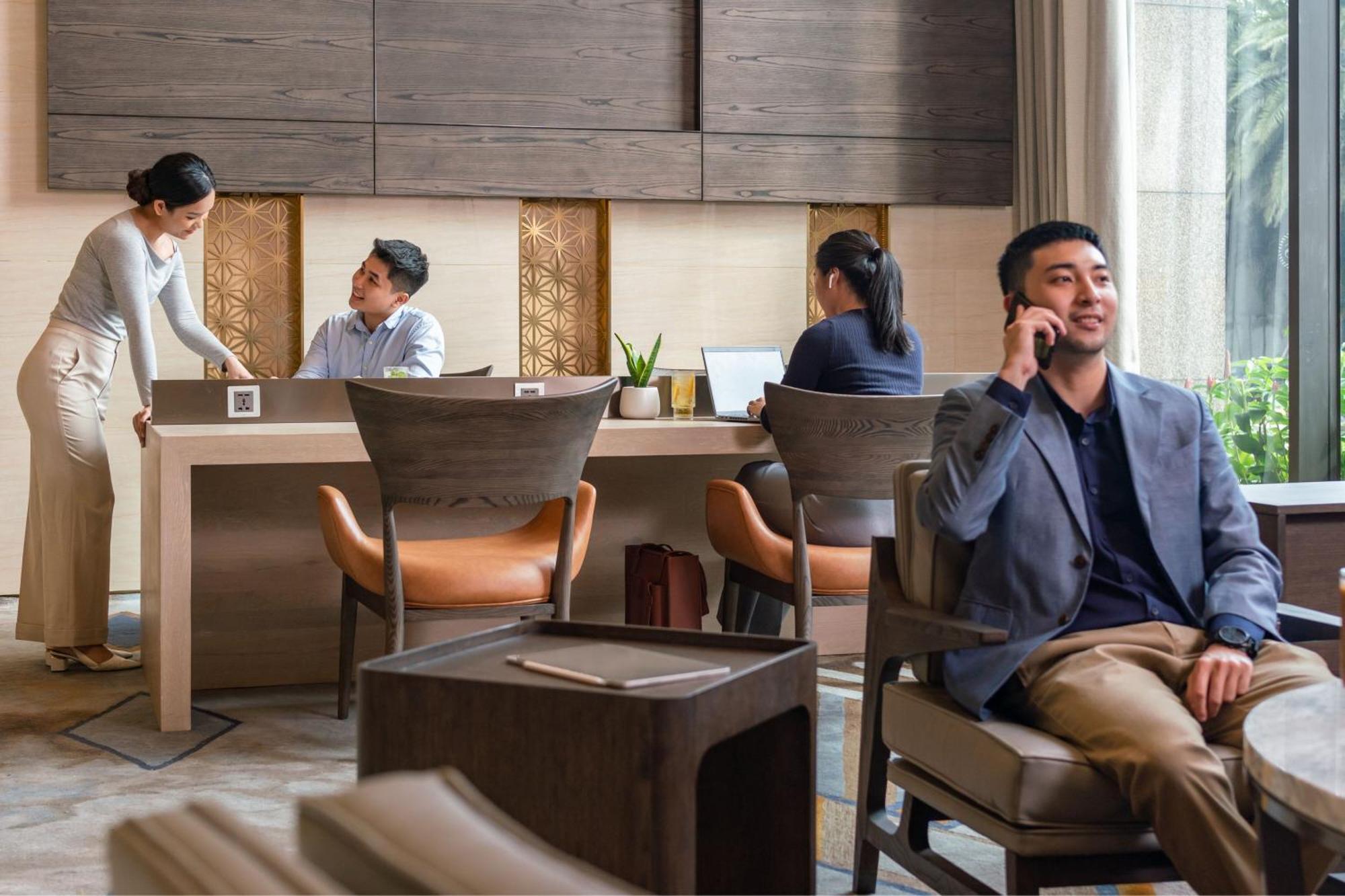 Sheraton Can Tho Exterior foto The Business Lounge at Tan Son Nhat International Airport