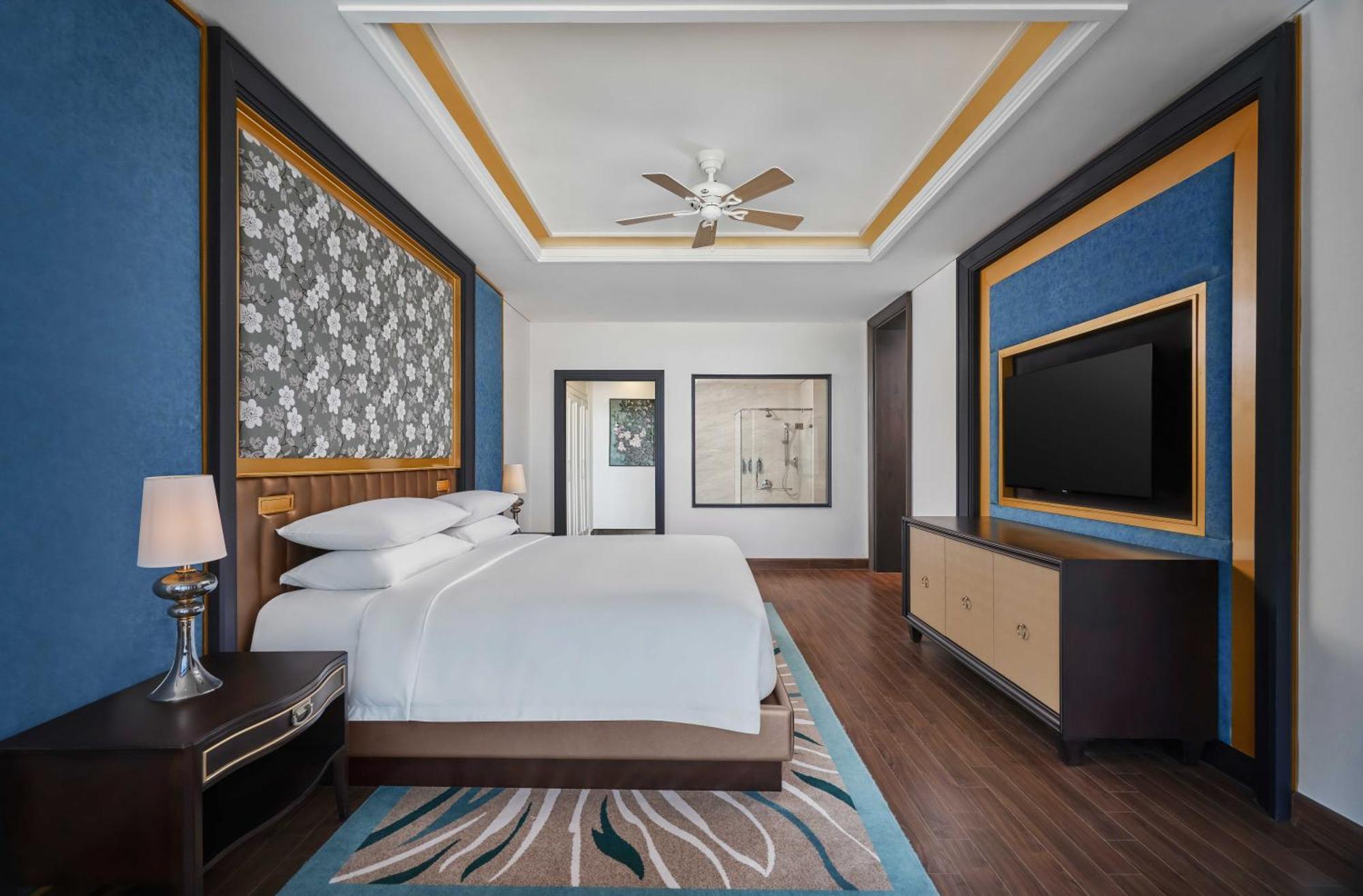 Sheraton Can Tho Exterior foto A bedroom at the hotel
