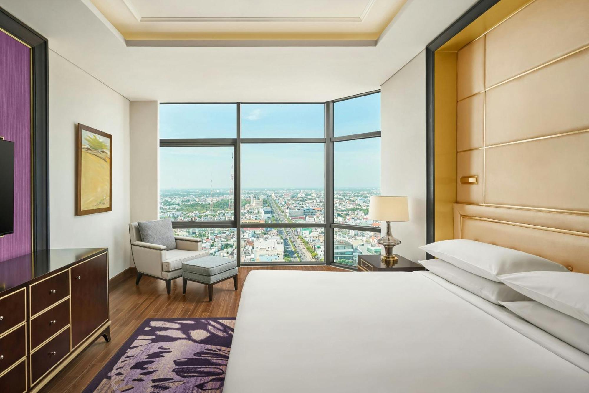 Sheraton Can Tho Exterior foto A bedroom at the hotel